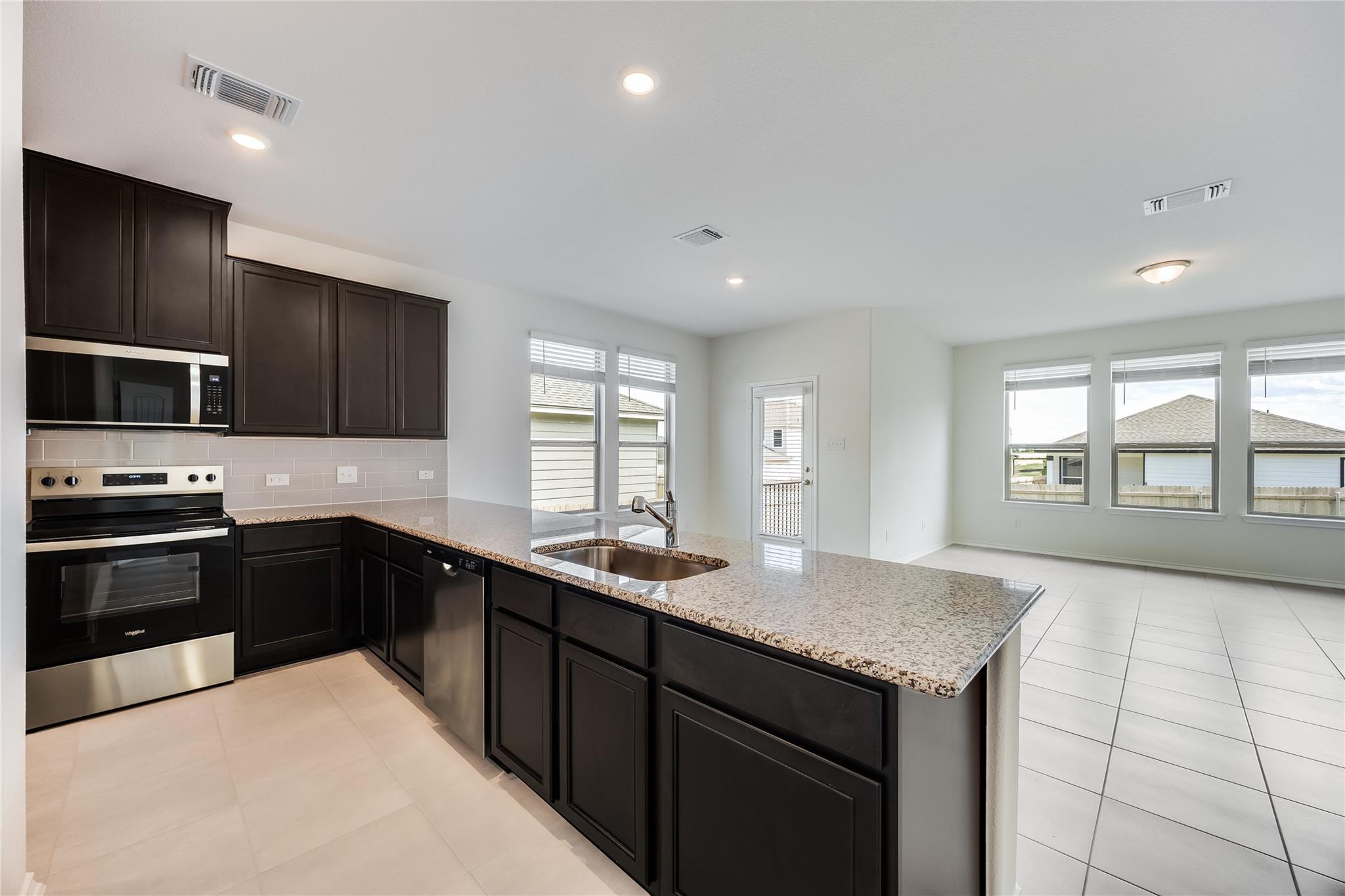 2612 Donna Olene Dr Property Photo 16