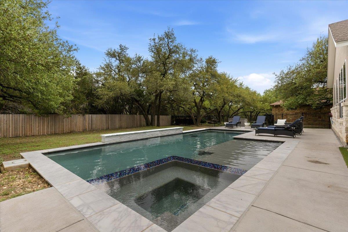 101 Onion Creek Ln Property Photo 39