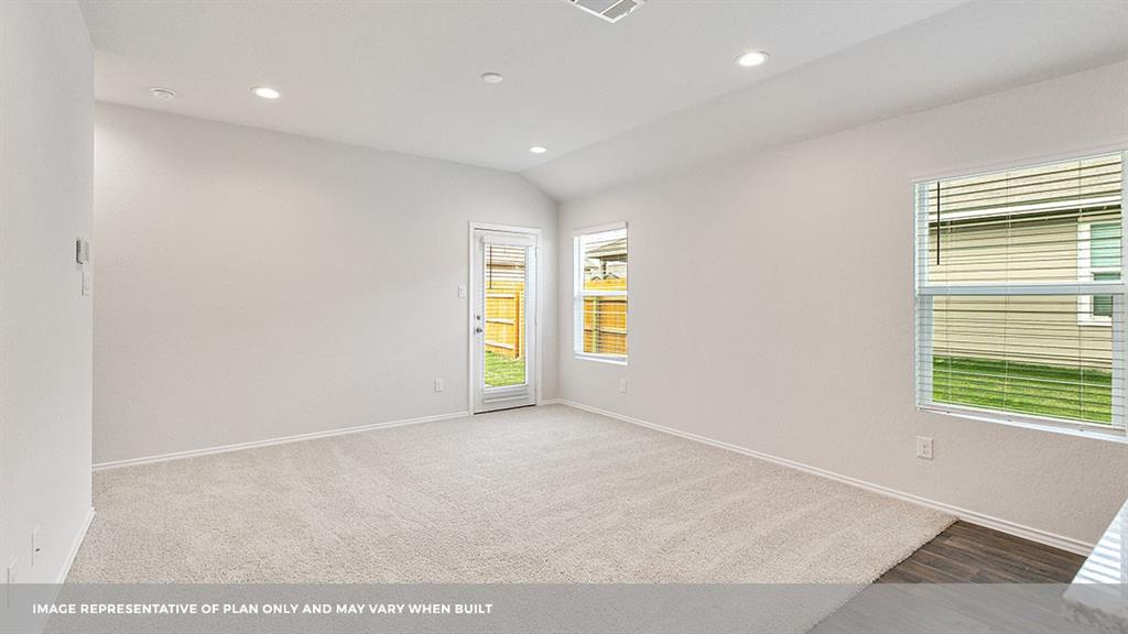 326 St. Thomas St Property Photo 10