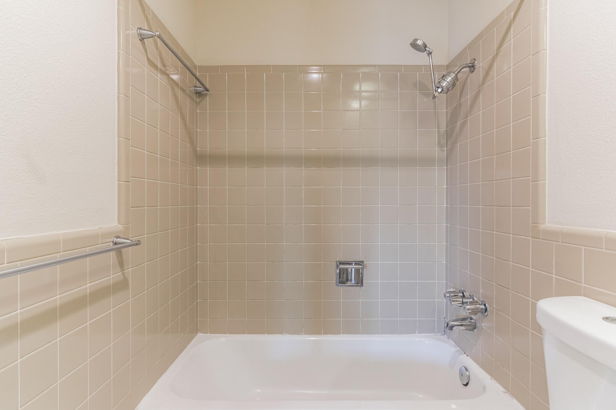 2703 Swisher St 205a Property Photo 11