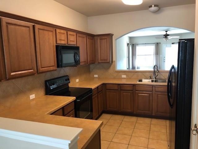 220 Housefinch Loop Property Photo 4