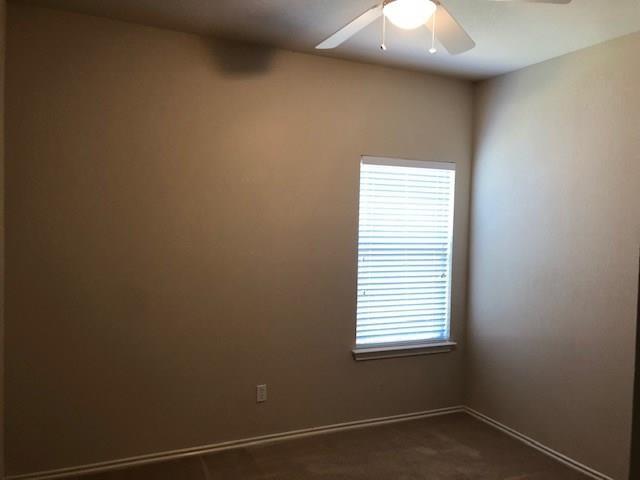 220 Housefinch Loop Property Photo 8