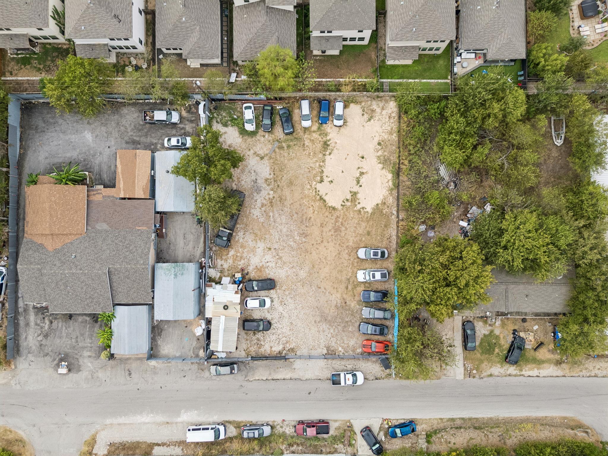 1913 Ouida Dr Property Photo 6