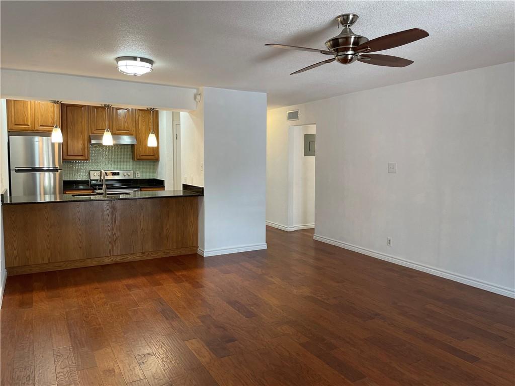 6501 E Hill Dr #203 Property Photo 10