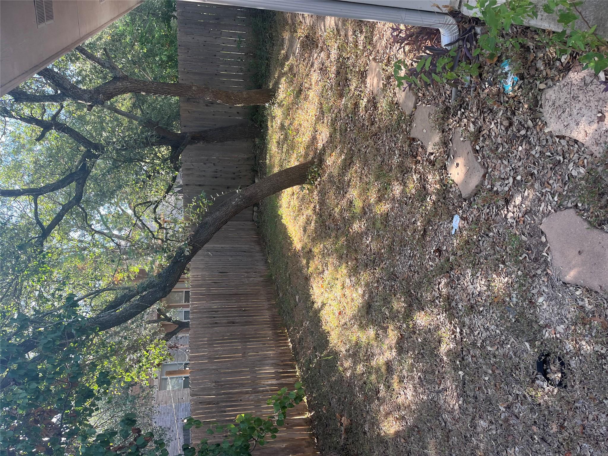 1704 Ascot Ln Property Photo 16