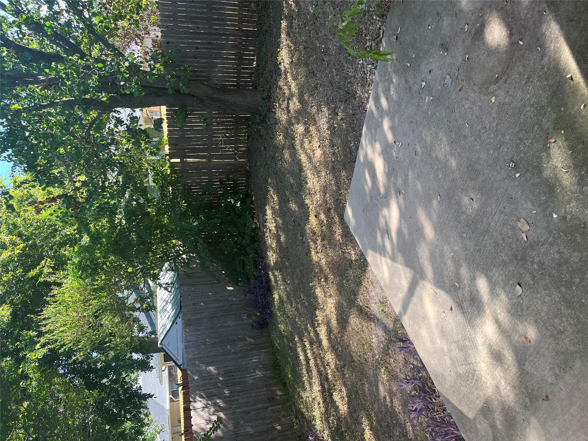 1704 Ascot Ln Property Photo 17