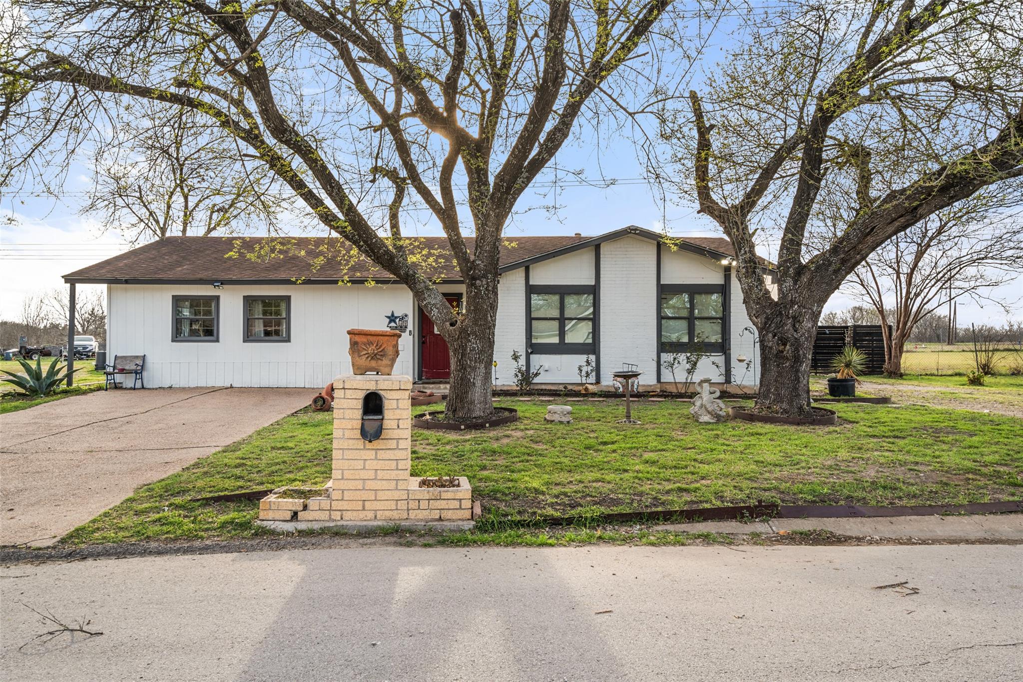 10505 Ruidosa St Property Photo