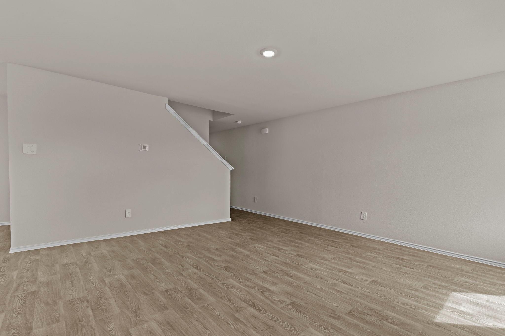 142 Surrey Oaks None Property Photo 4
