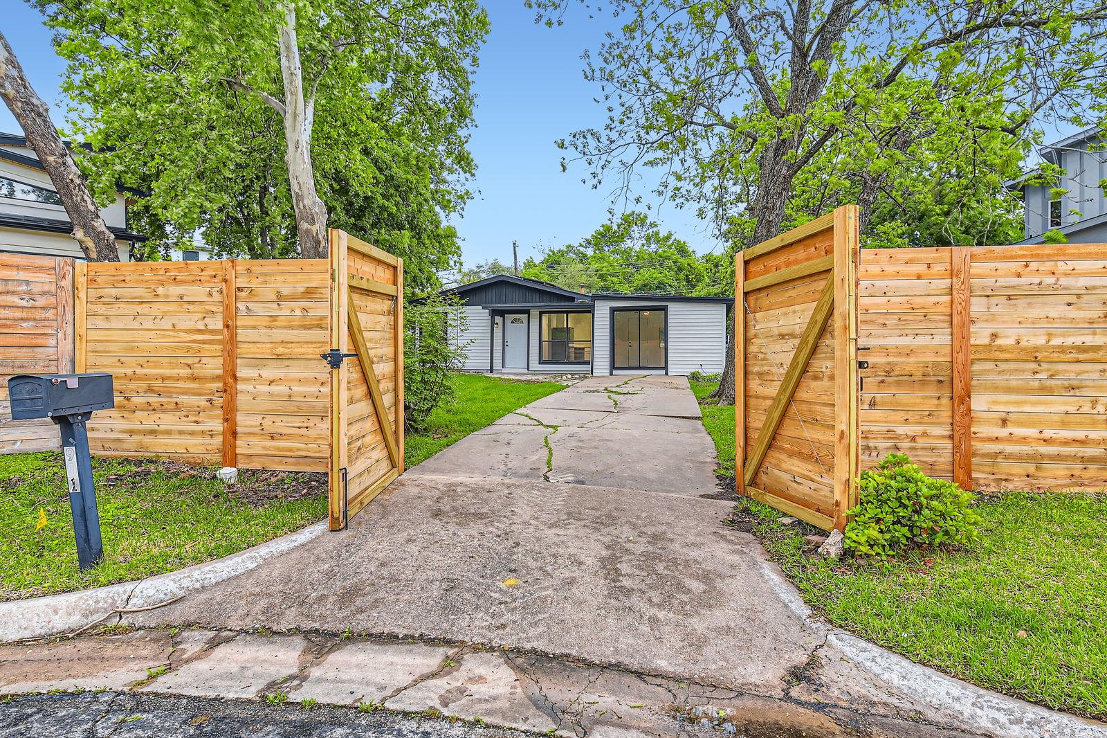 901 Garden Villa Ct Property Photo