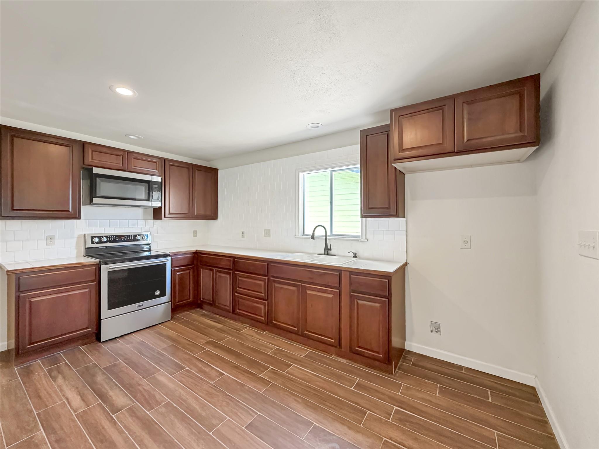 614 Red Oak Woods None Property Photo 10