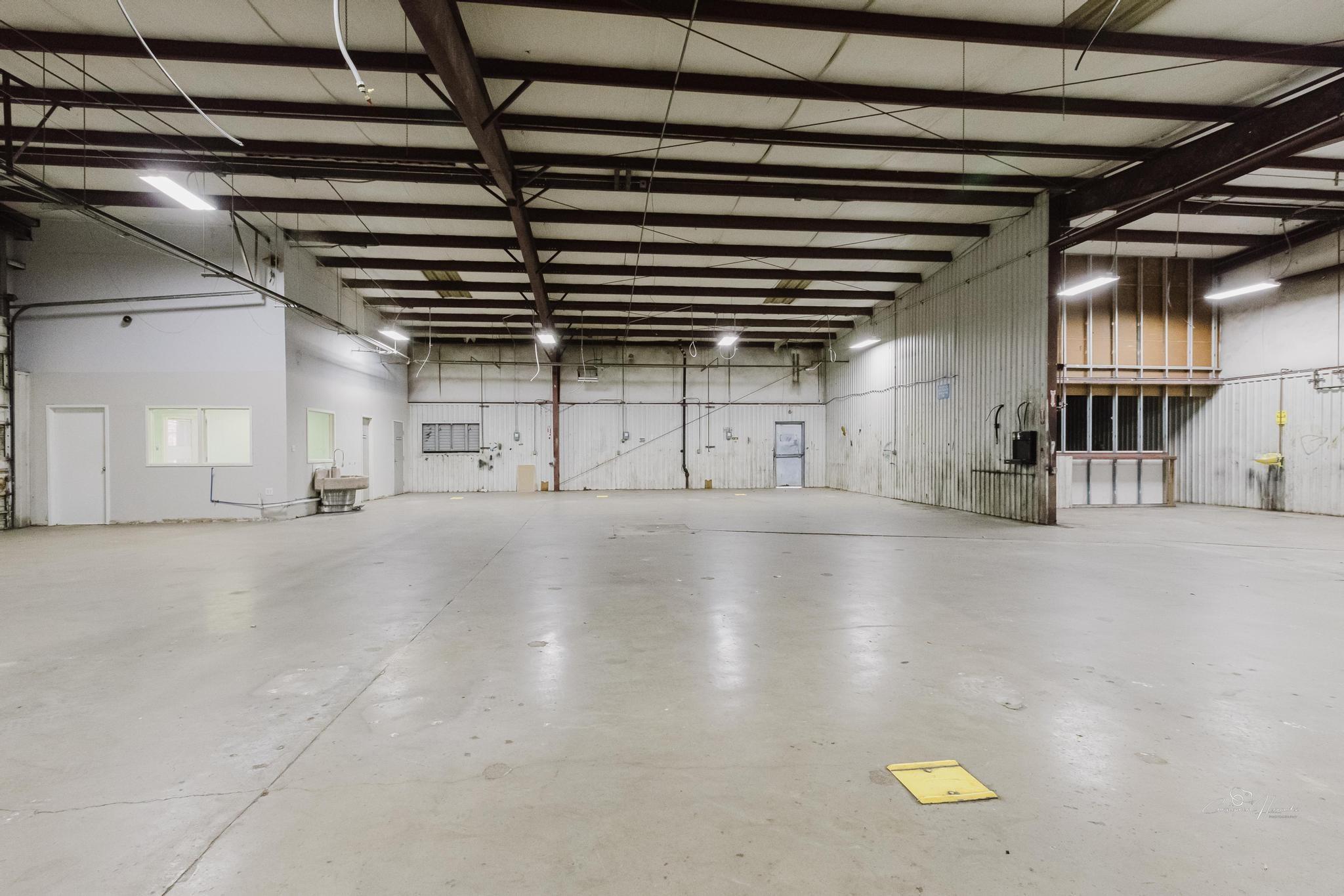 6905 S Interstate 35 Highway Property Photo 10