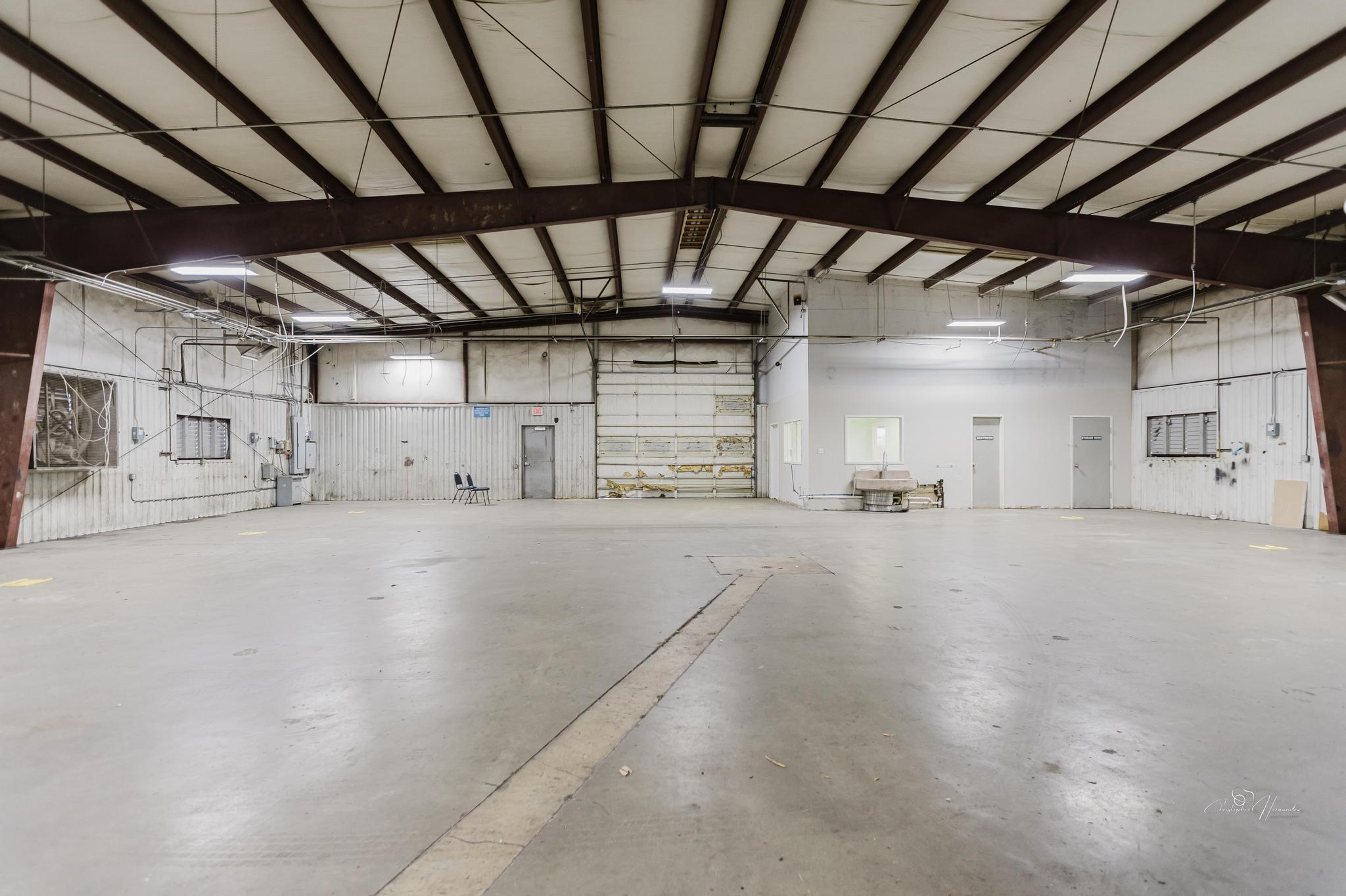 6905 S Interstate 35 Highway Property Photo 15