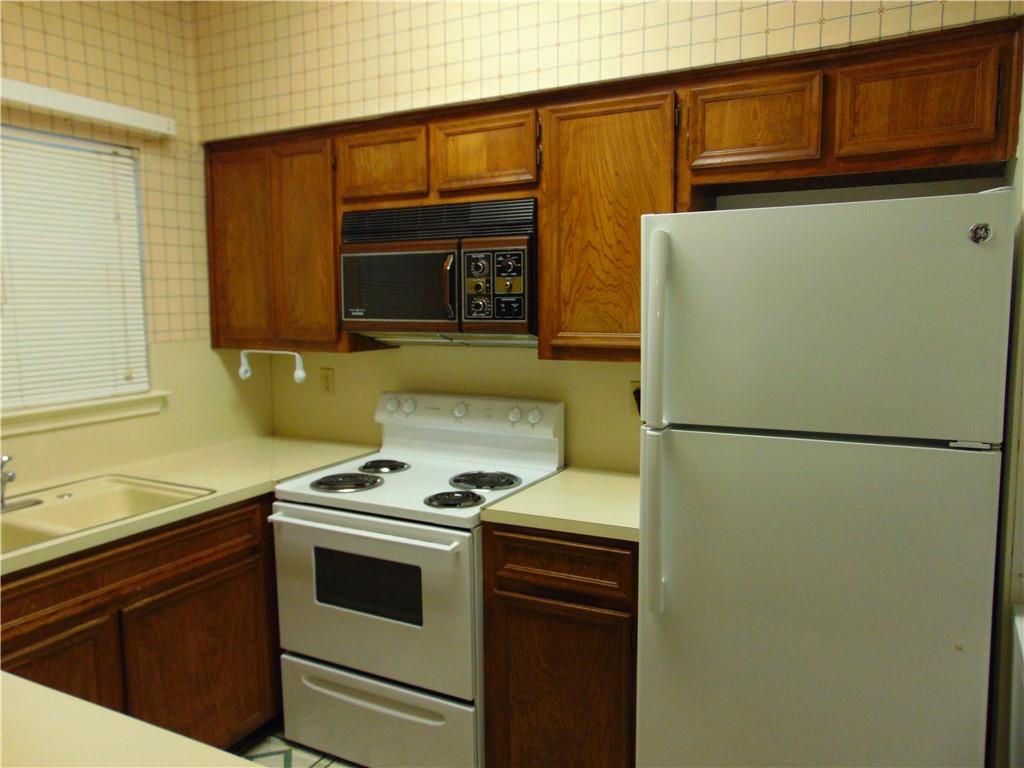 3115 Tom Green St #307 Property Photo 9