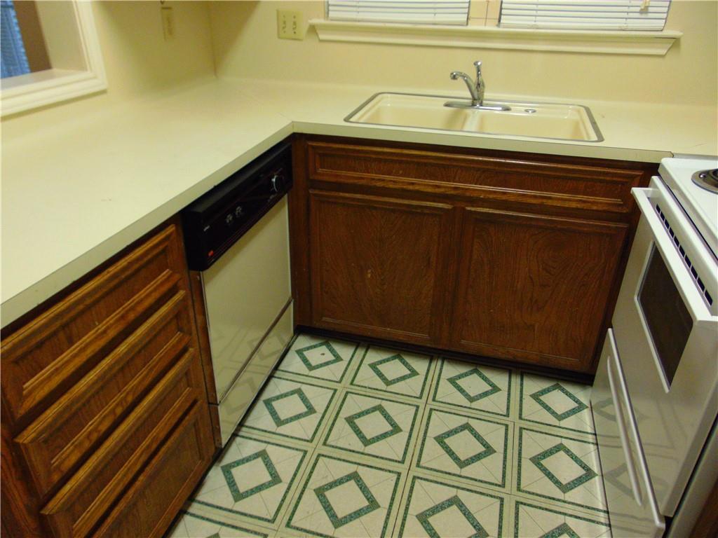 3115 Tom Green St #307 Property Photo 10