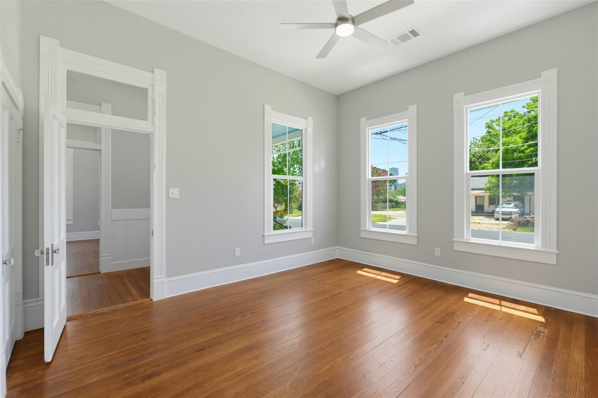 1159 San Bernard St Property Photo 6