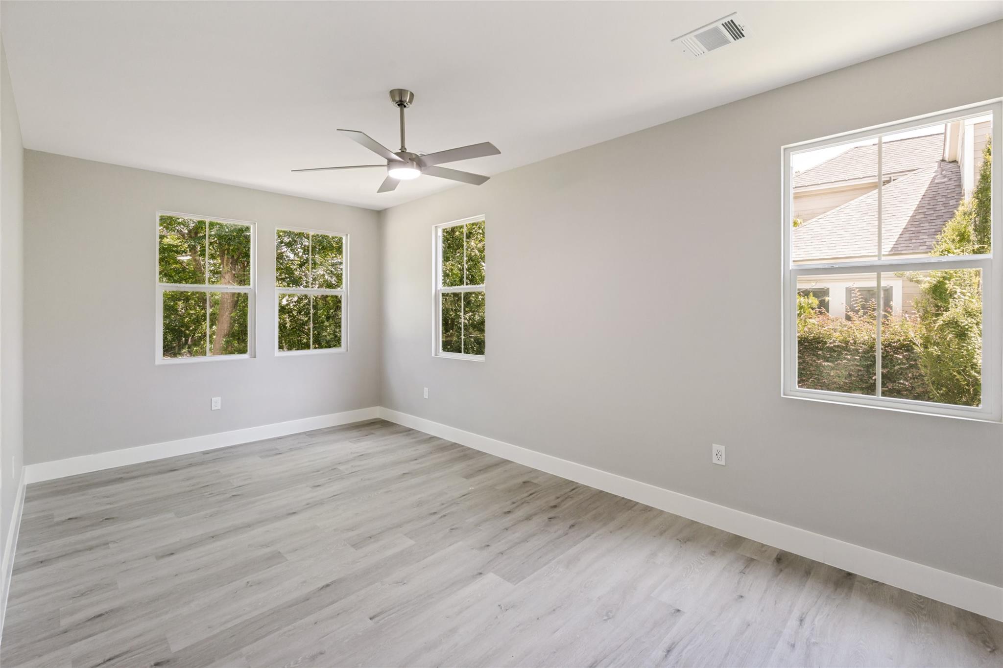 1159 San Bernard St Property Photo 12