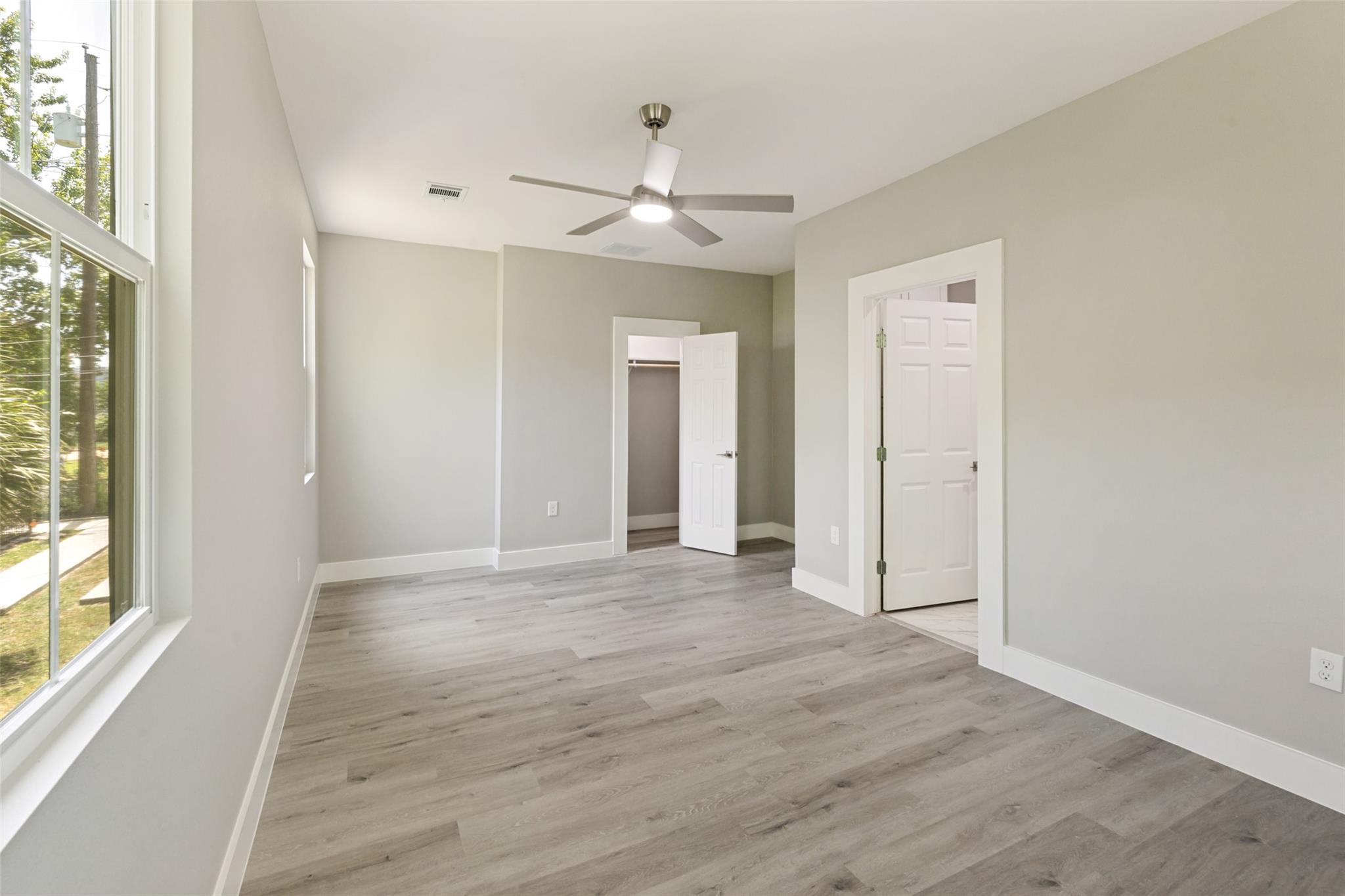 1159 San Bernard St Property Photo 13