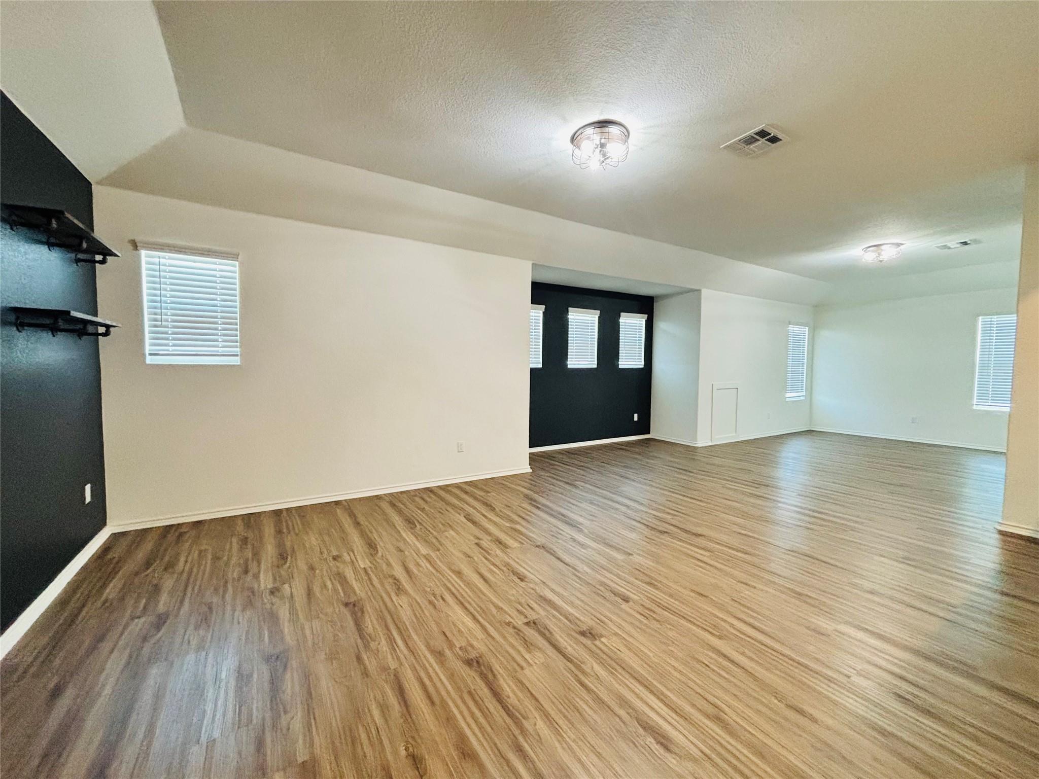 21300 Bird Wing Dr Property Photo 11