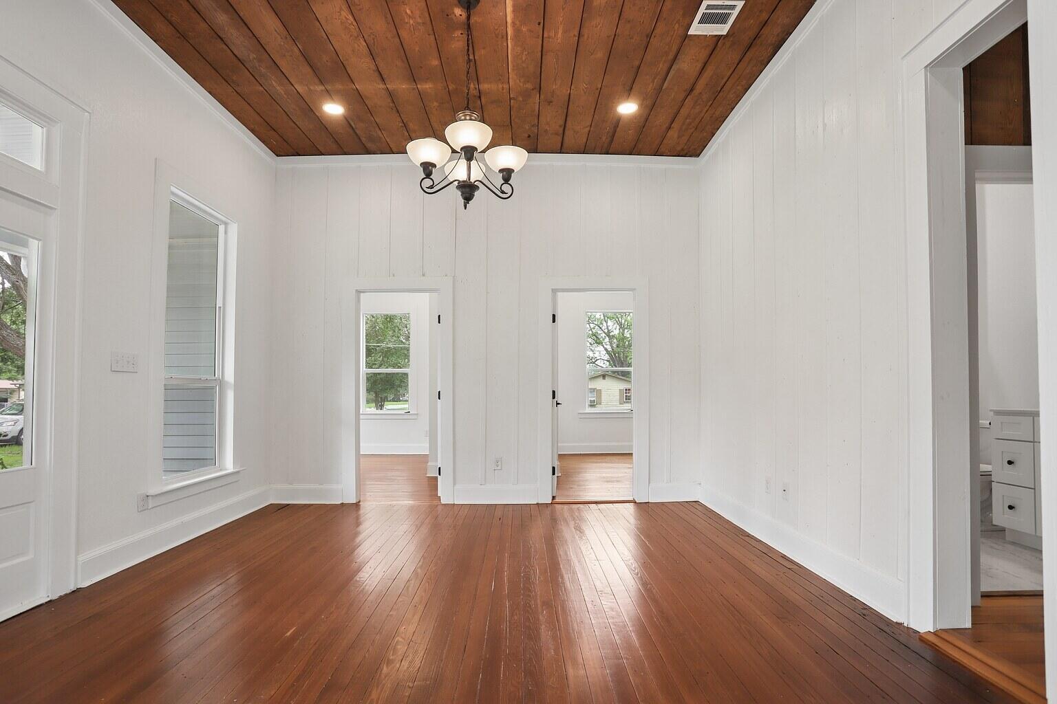 306 Rivers St Property Photo 5