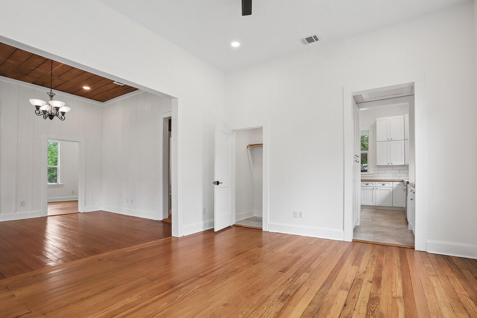 306 Rivers St Property Photo 6