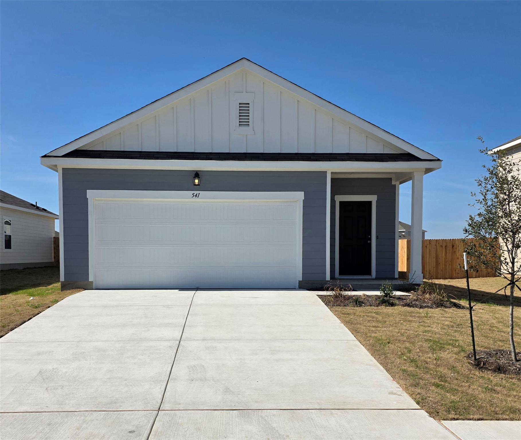 541 Thistle Ln Property Photo