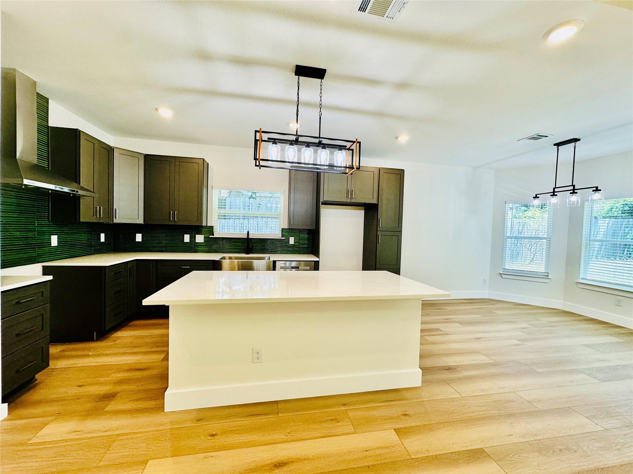 15113 N Flamingo Dr Property Photo 6