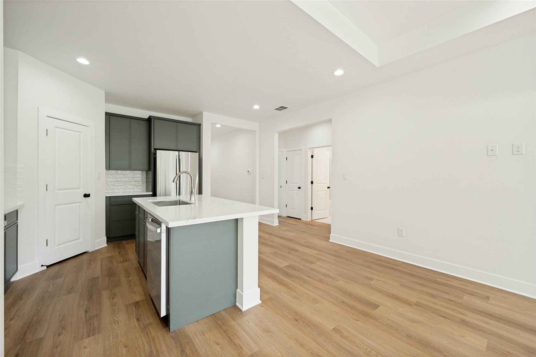 889 S Leon None Property Photo 5