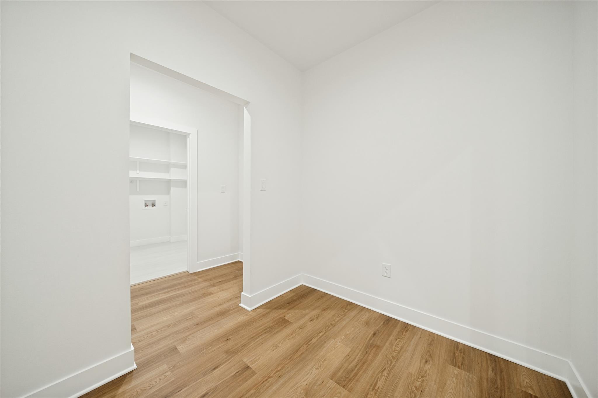 889 S Leon None Property Photo 11