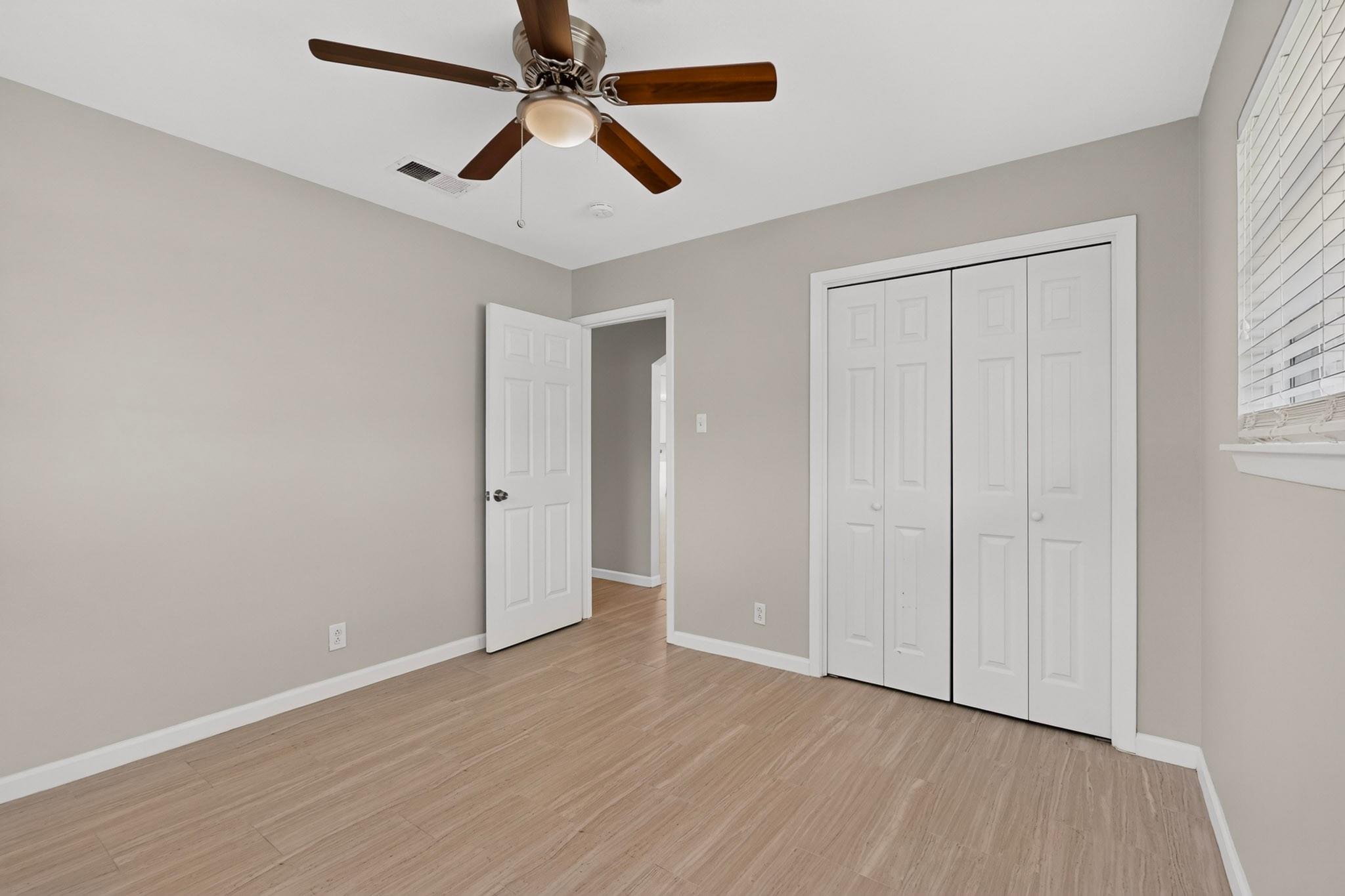 2307 Galway St Property Photo 28