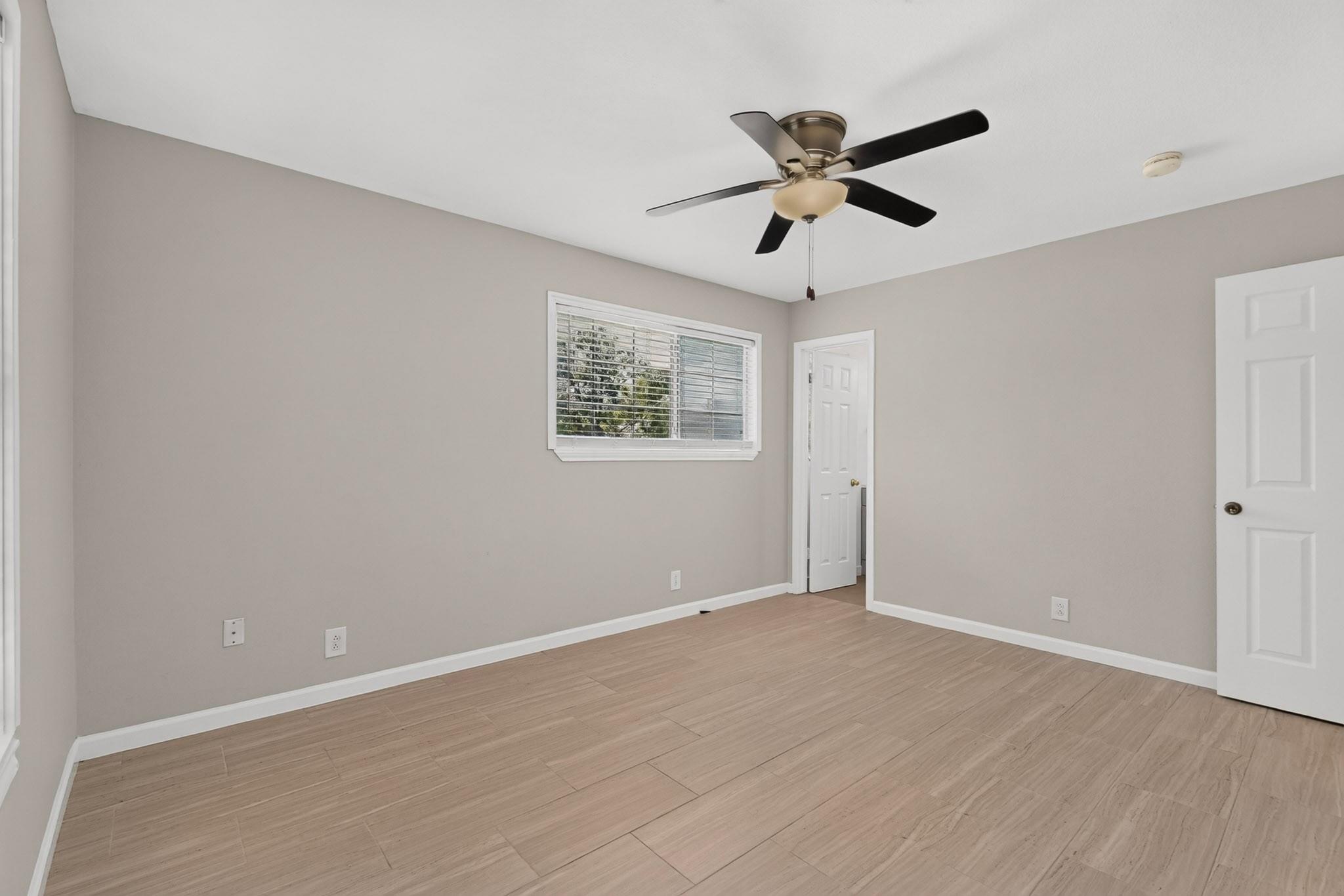 2307 Galway St Property Photo 30