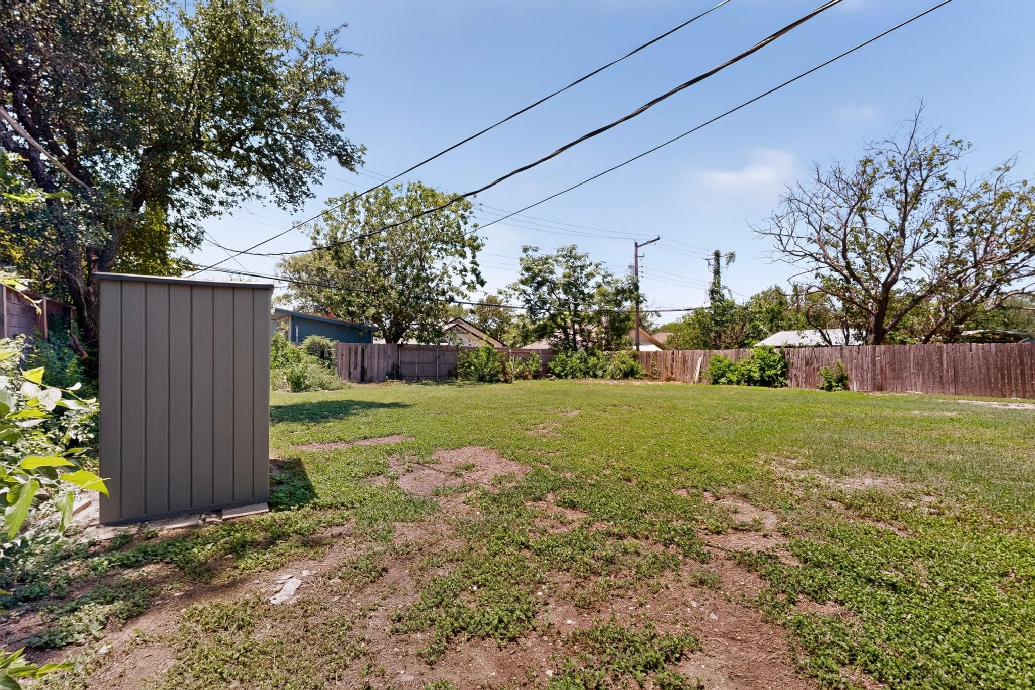 2307 Galway St Property Photo 40