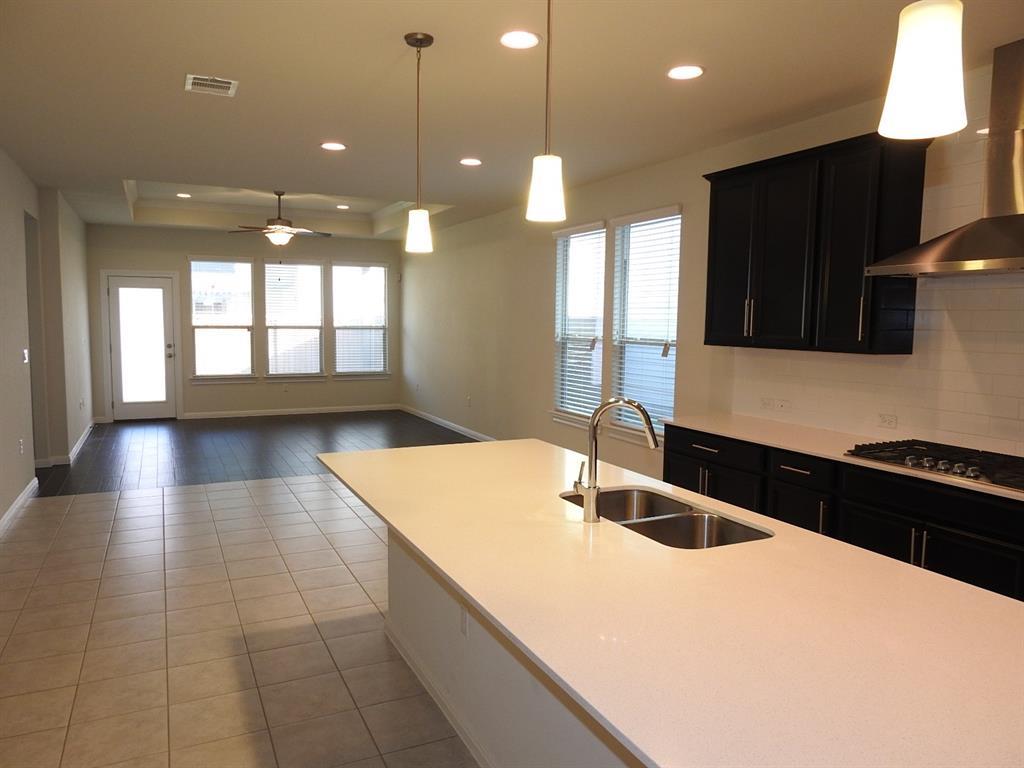 9903 Quercia Dr Property Photo 3