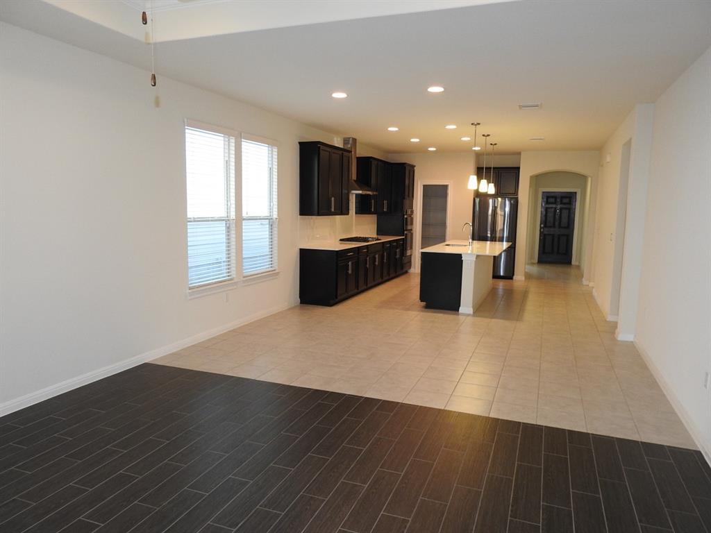 9903 Quercia Dr Property Photo 6