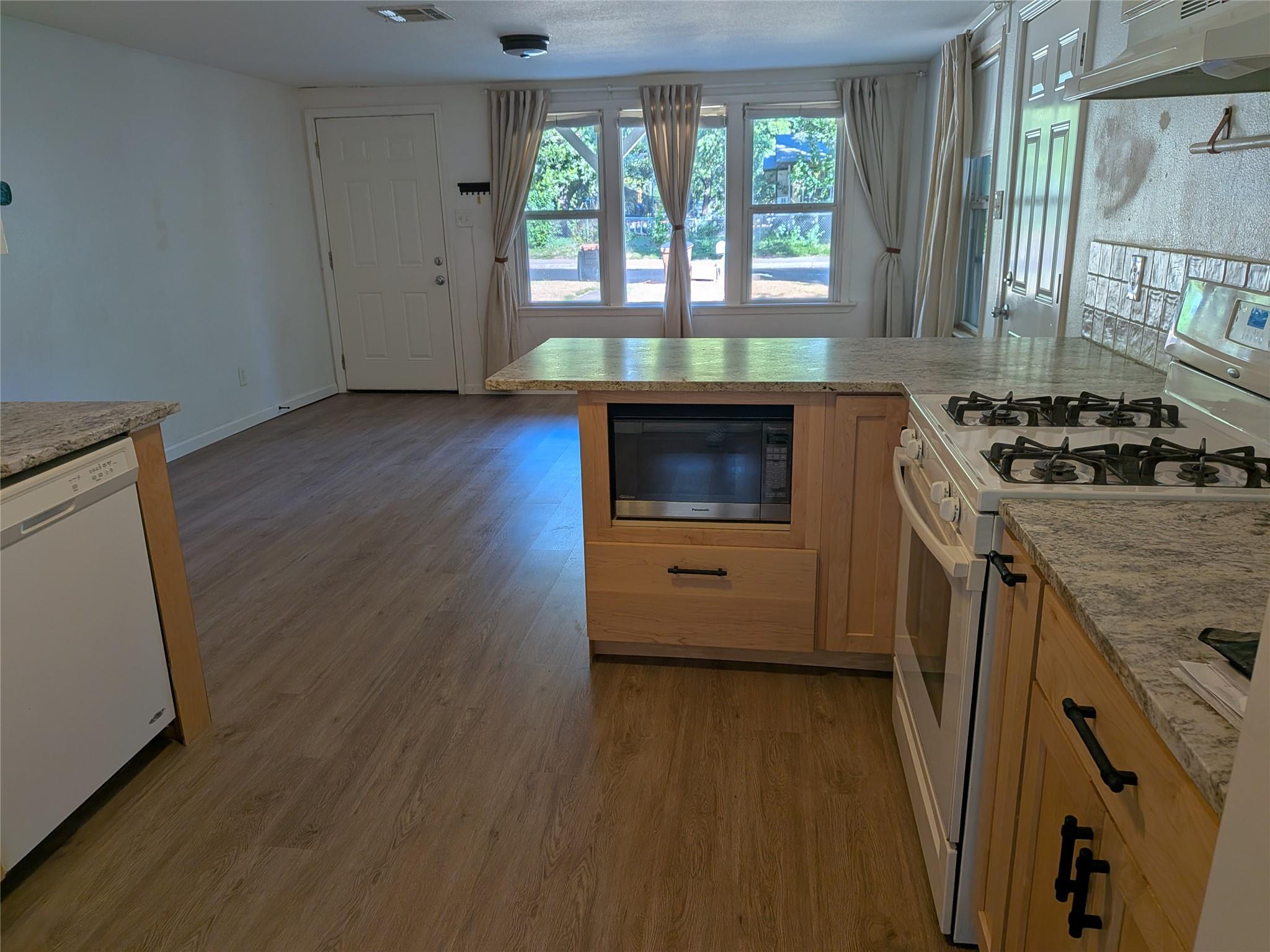 1109 Spur St Property Photo 6