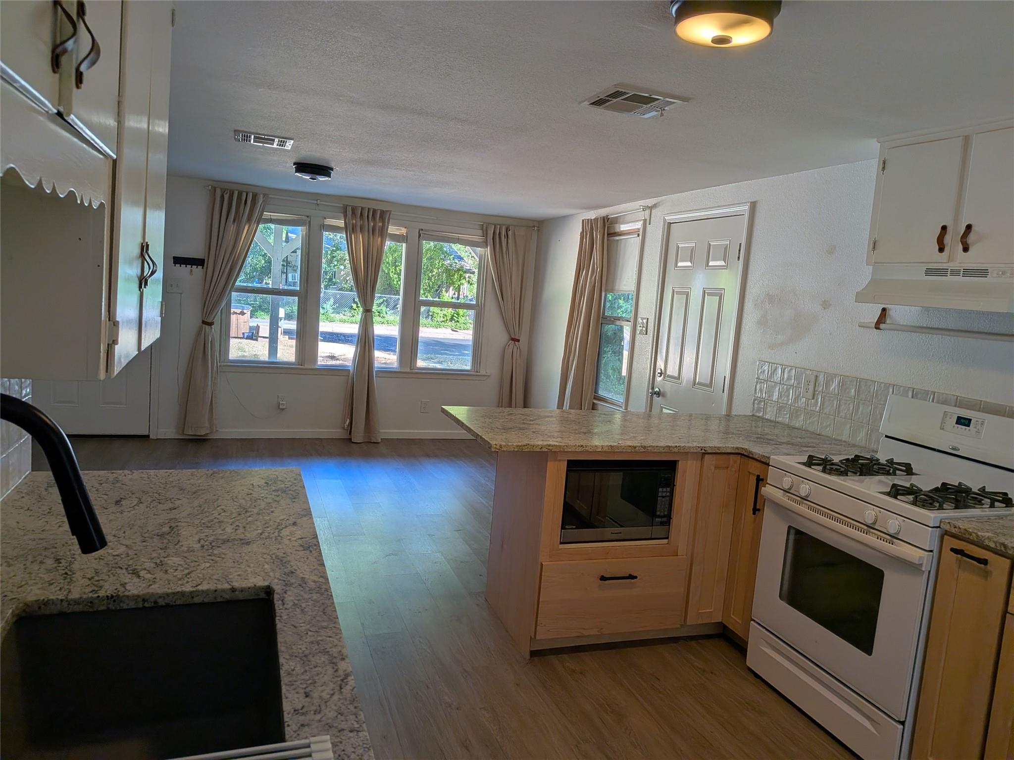 1109 Spur St Property Photo 7