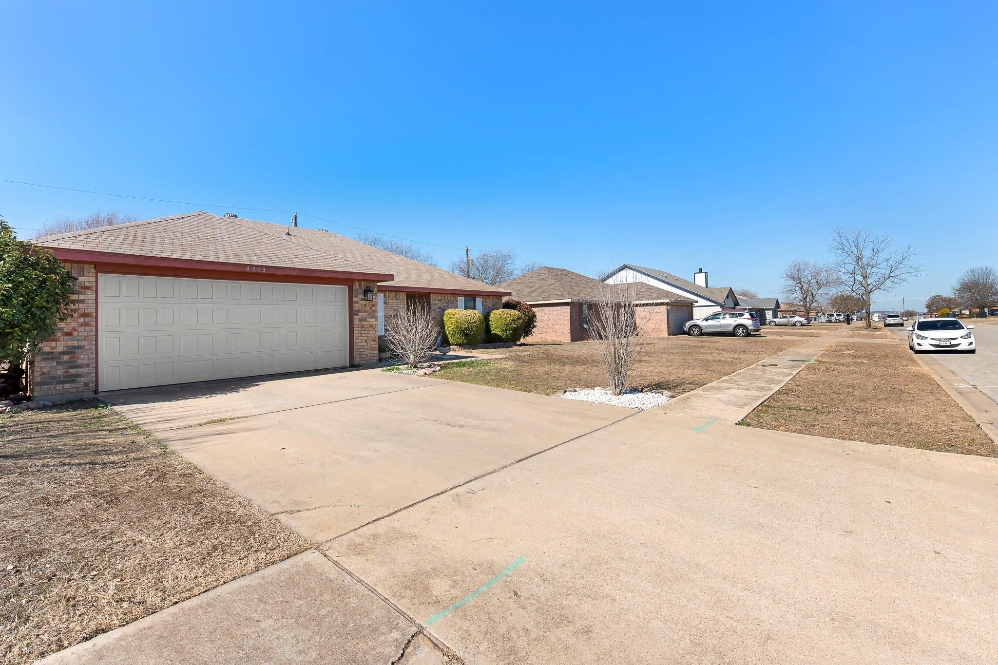 4503 Bowles Dr Property Photo 2