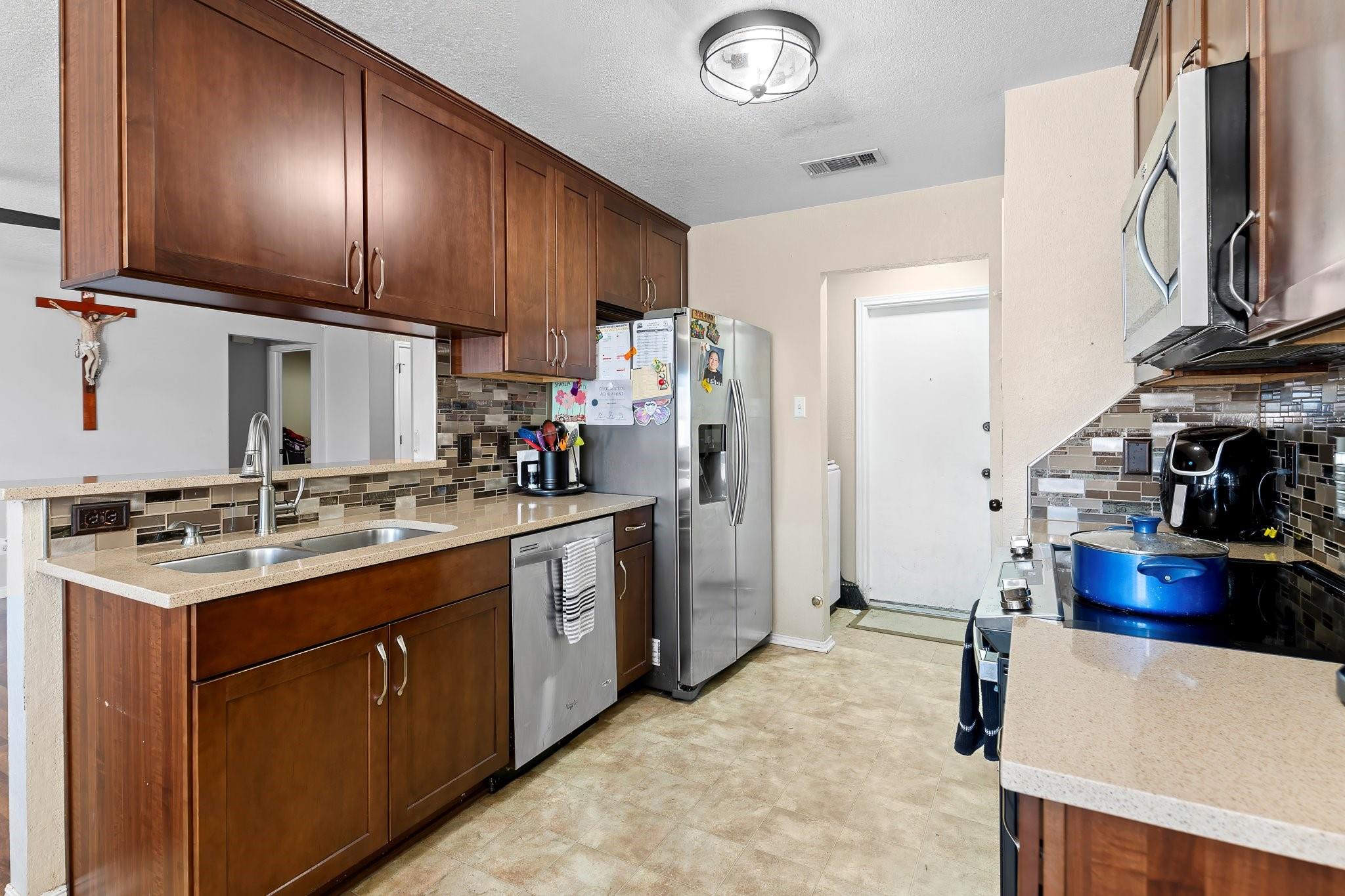 4503 Bowles Dr Property Photo 19