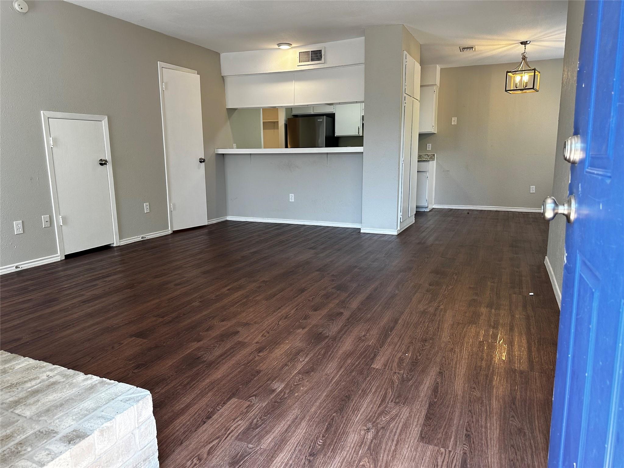 11809 Alpheus Ave D Property Photo