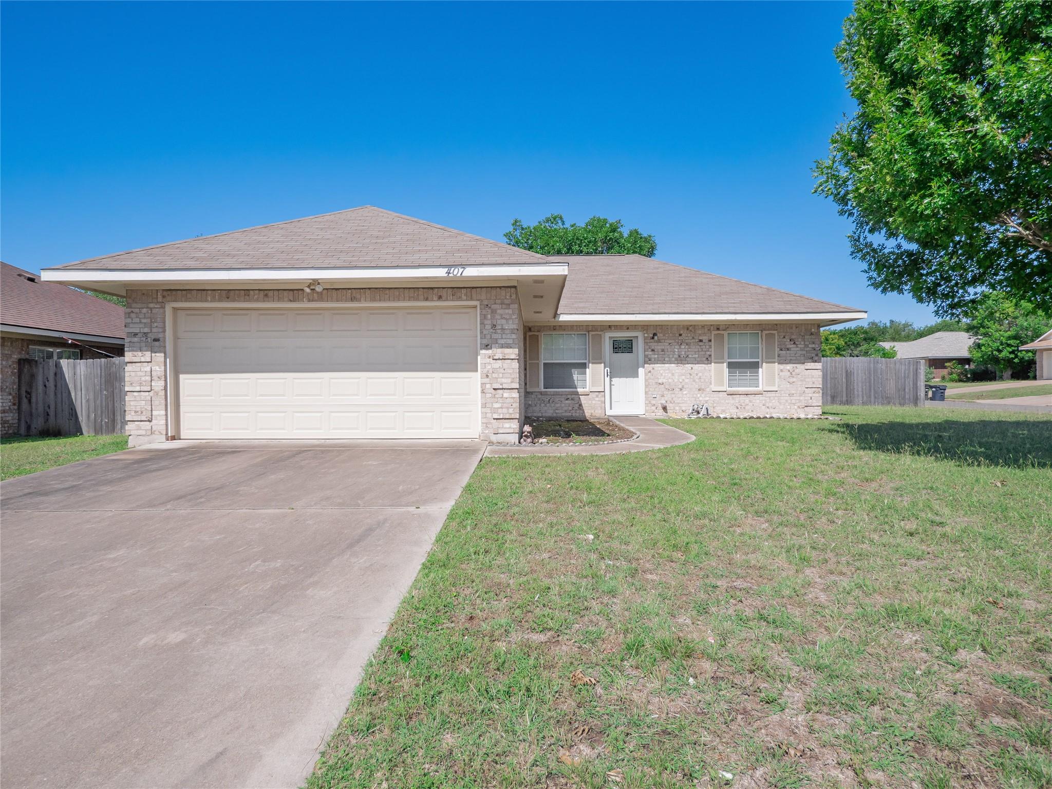 407 Bent Wood Dr Property Photo 1