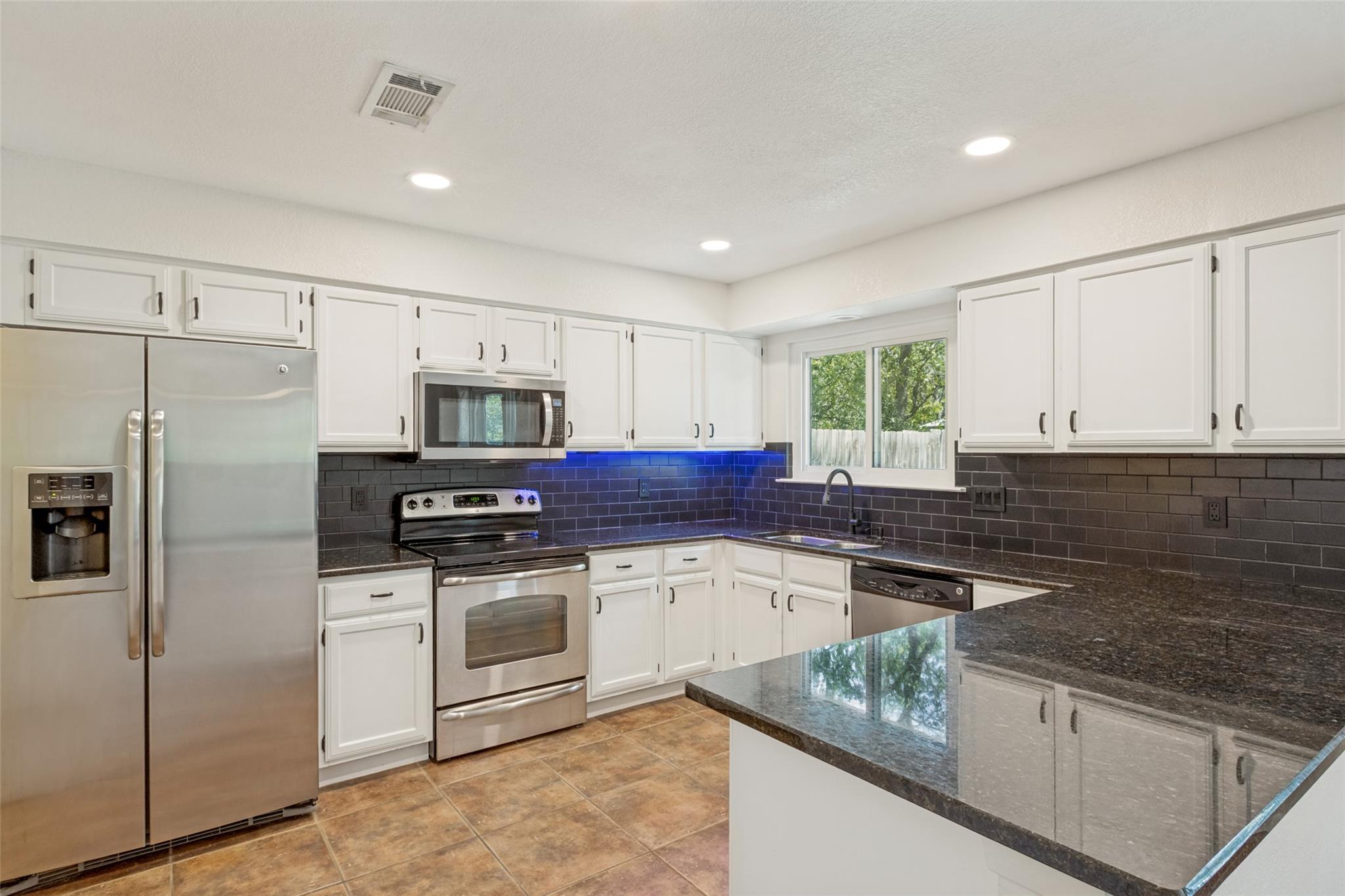 8803 Texas Sun Dr Property Photo 4