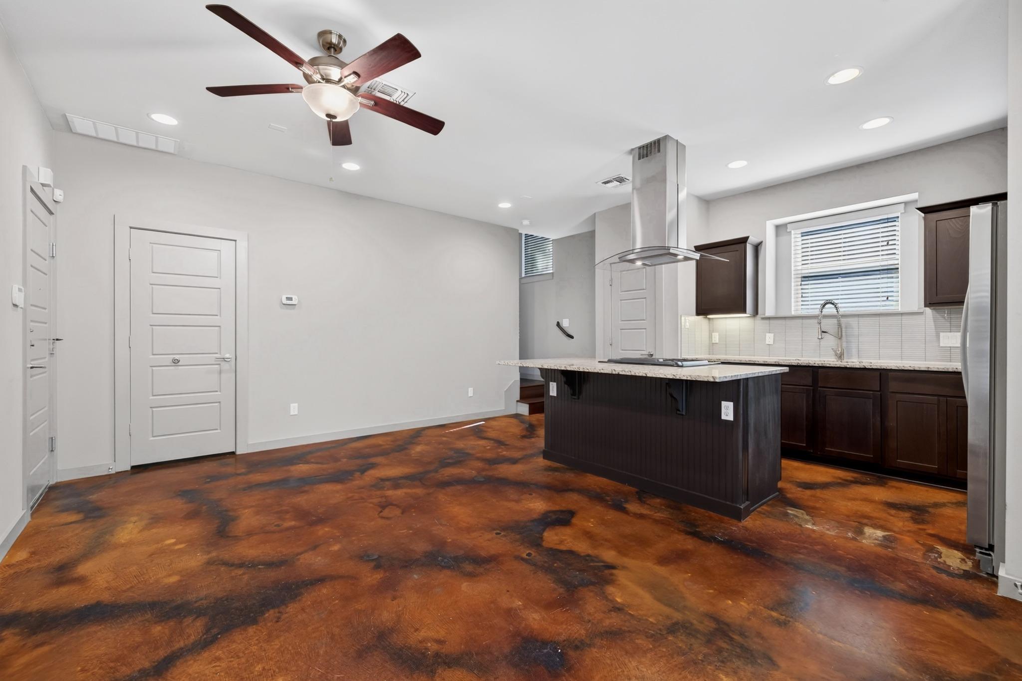 2204 E 13th St #b Property Photo 7