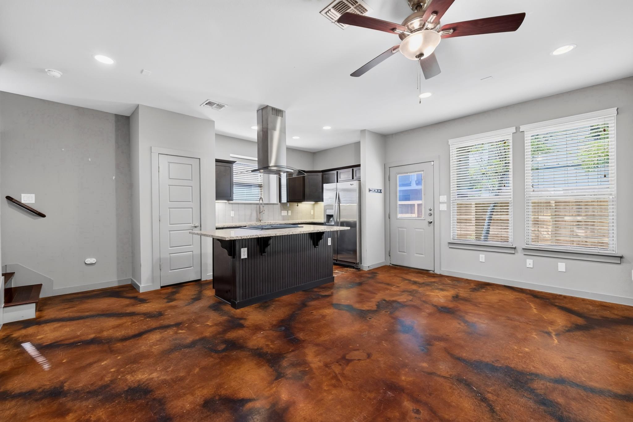 2204 E 13th St #b Property Photo 8