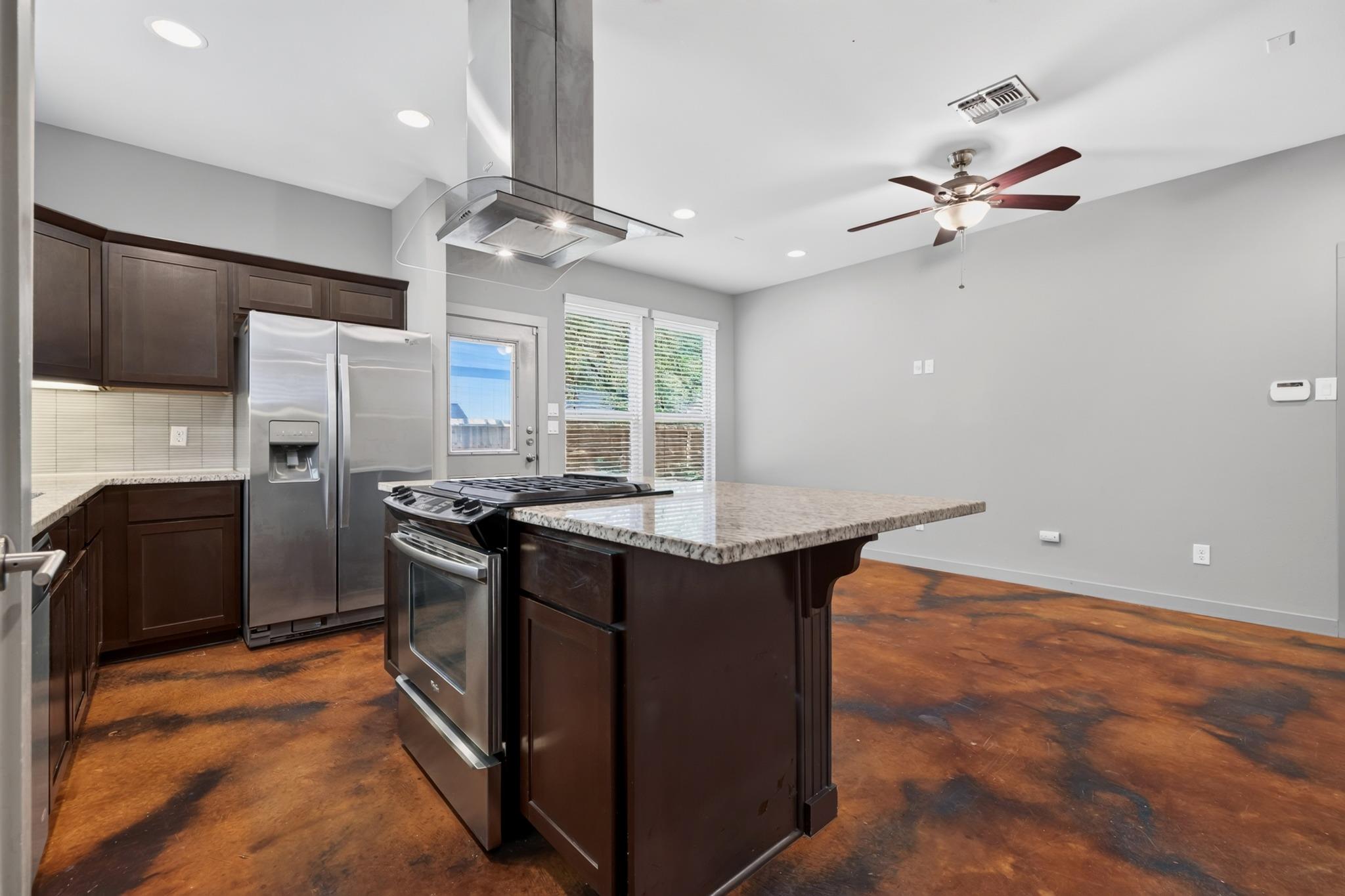 2204 E 13th St #b Property Photo 10