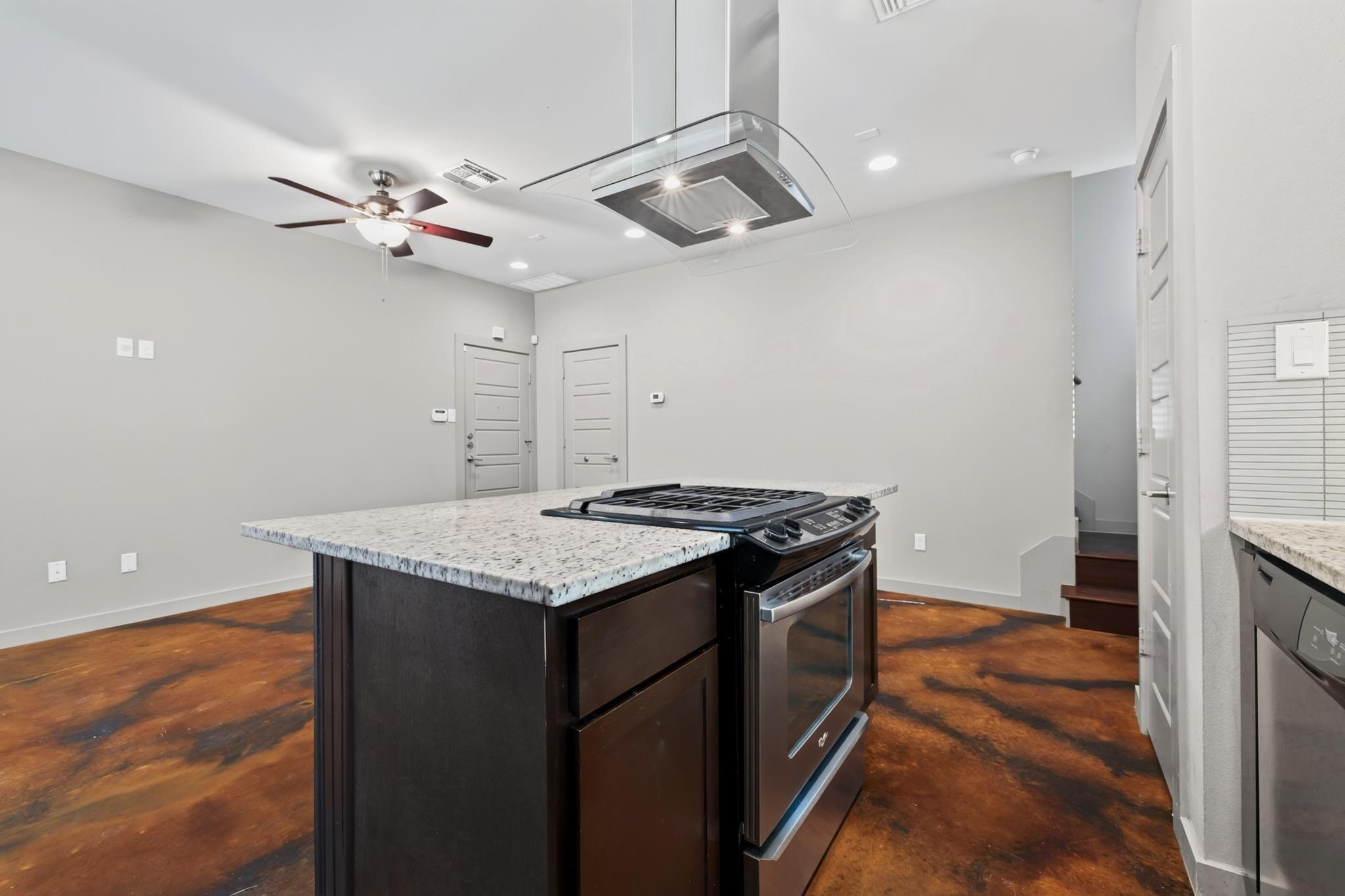 2204 E 13th St #b Property Photo 12