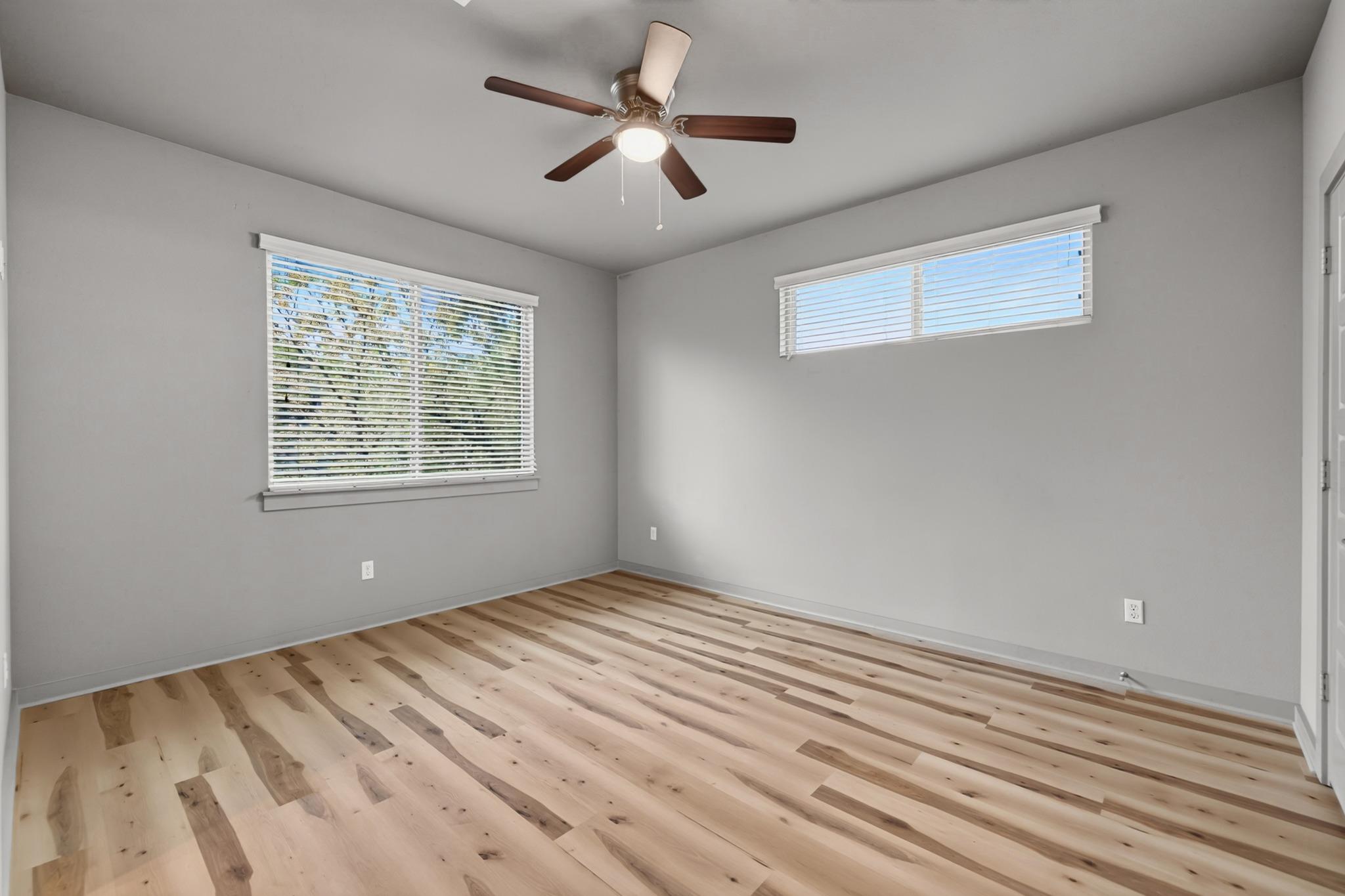 2204 E 13th St #b Property Photo 13