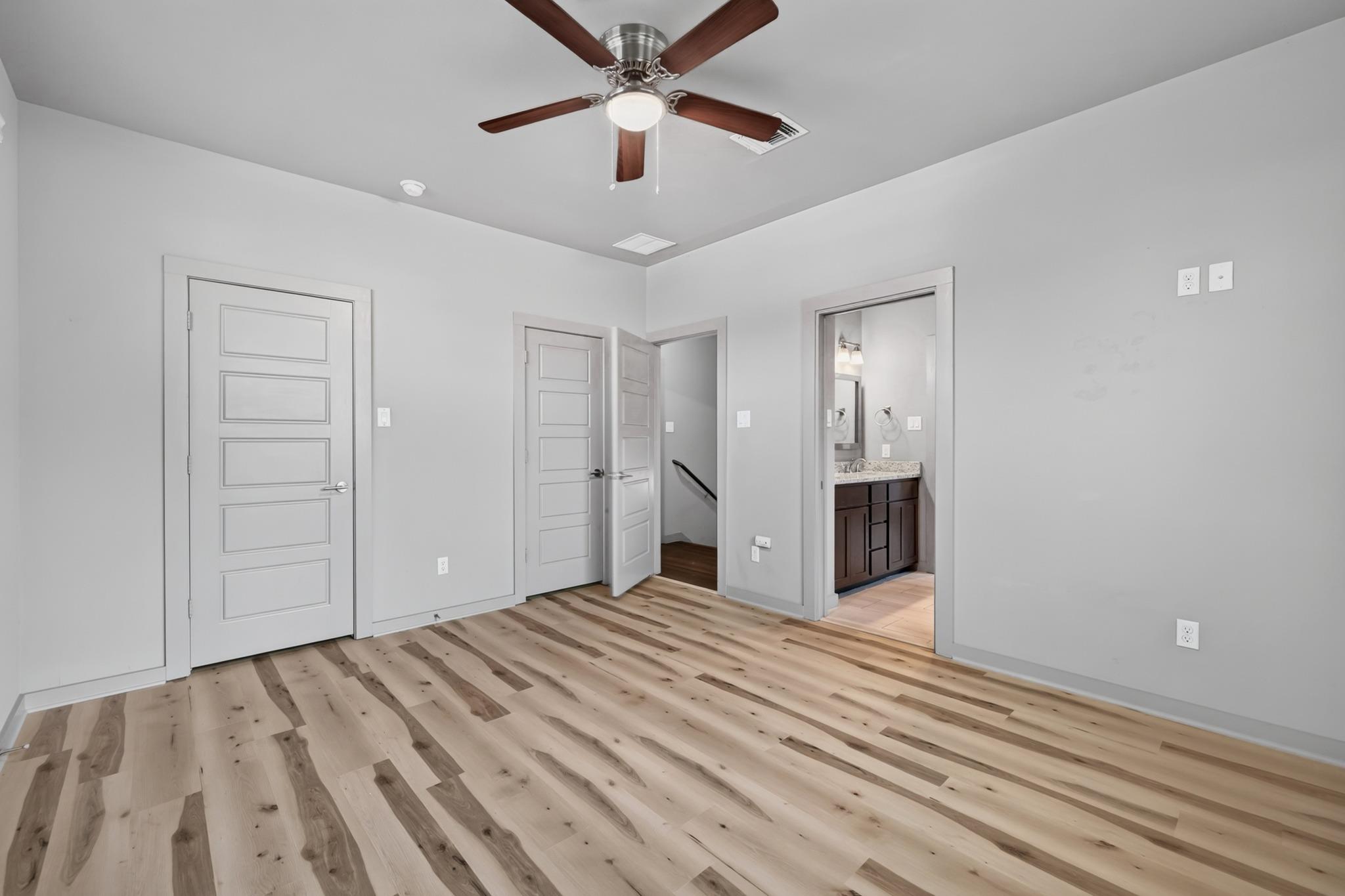 2204 E 13th St #b Property Photo 15