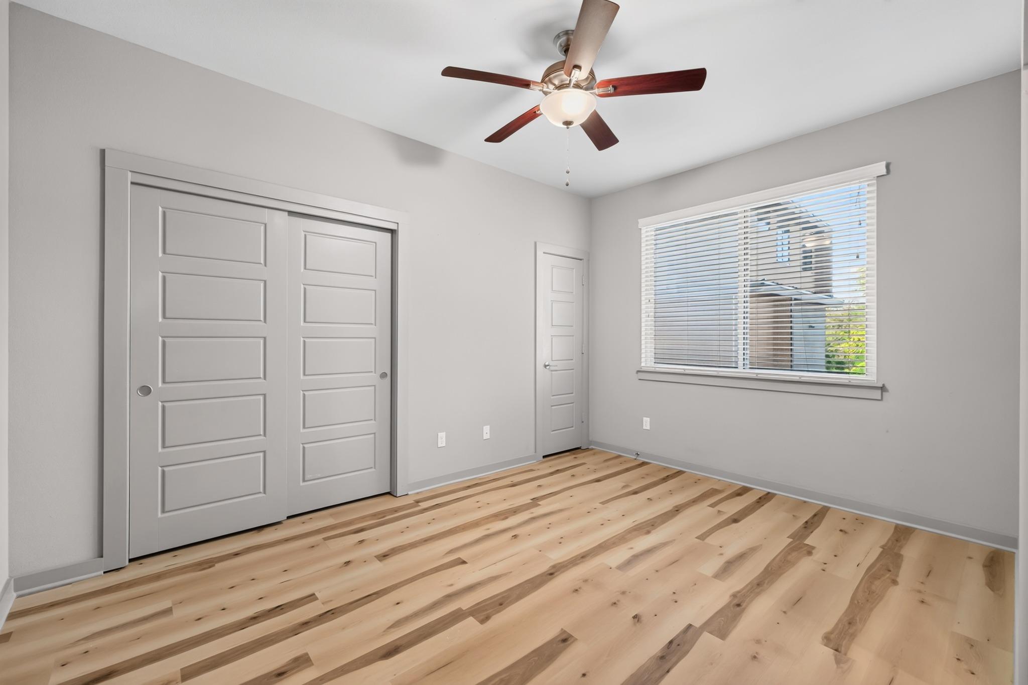 2204 E 13th St #b Property Photo 16