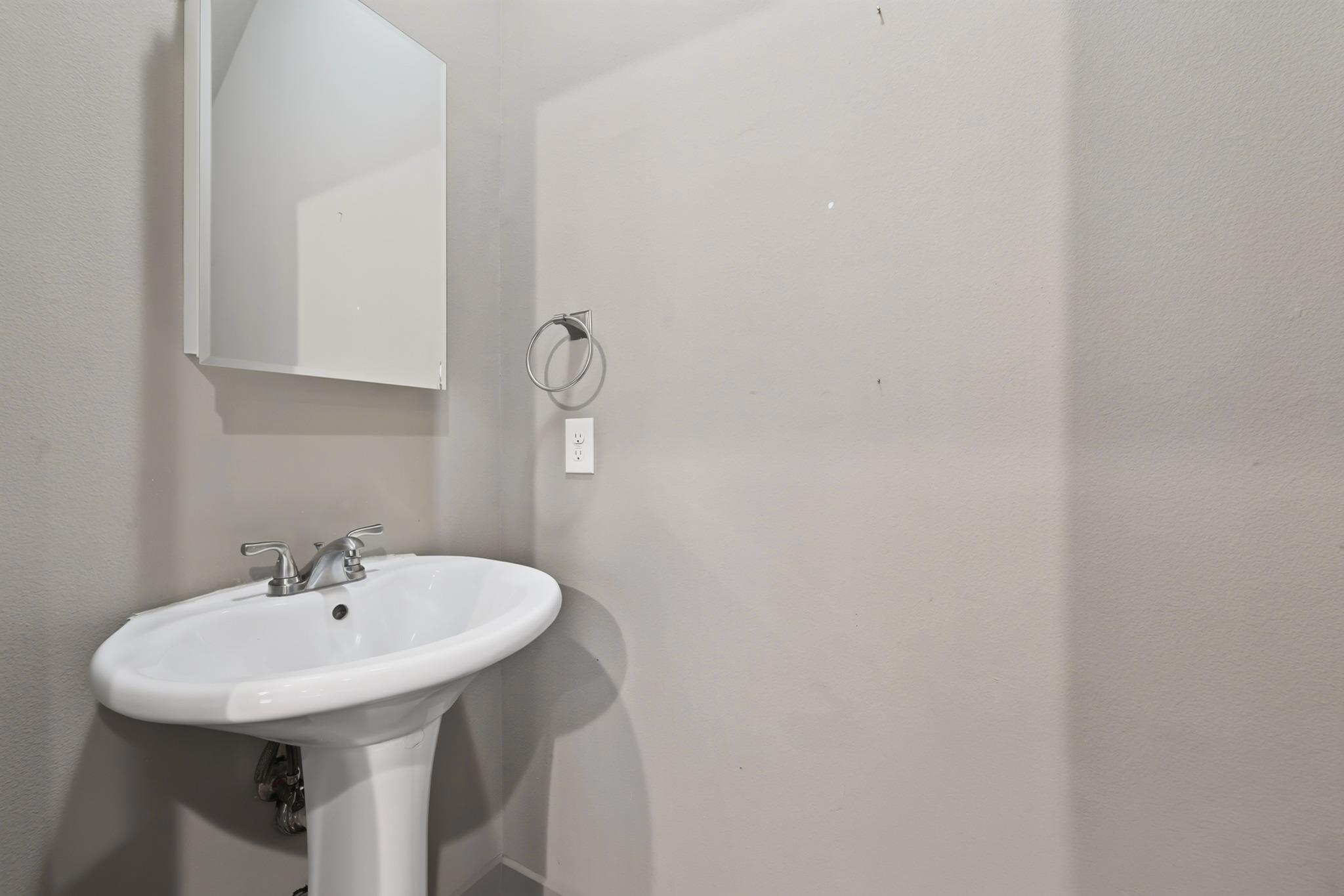 2204 E 13th St #b Property Photo 20