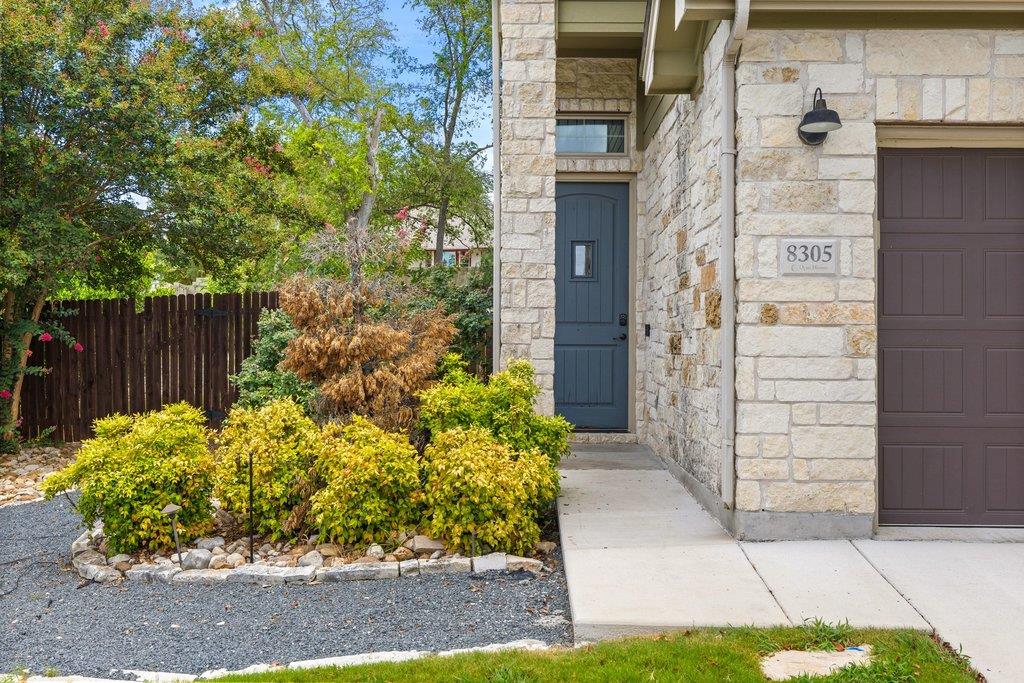8305 Nicola Trl Property Photo 3