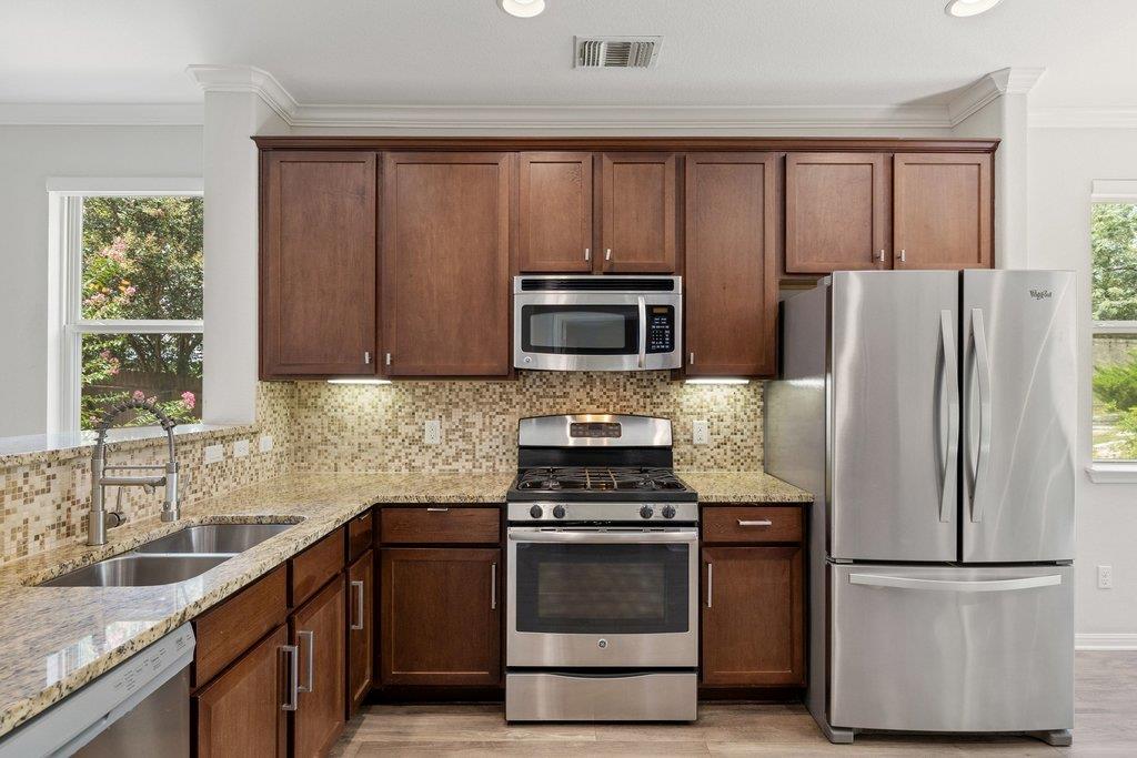8305 Nicola Trl Property Photo 8